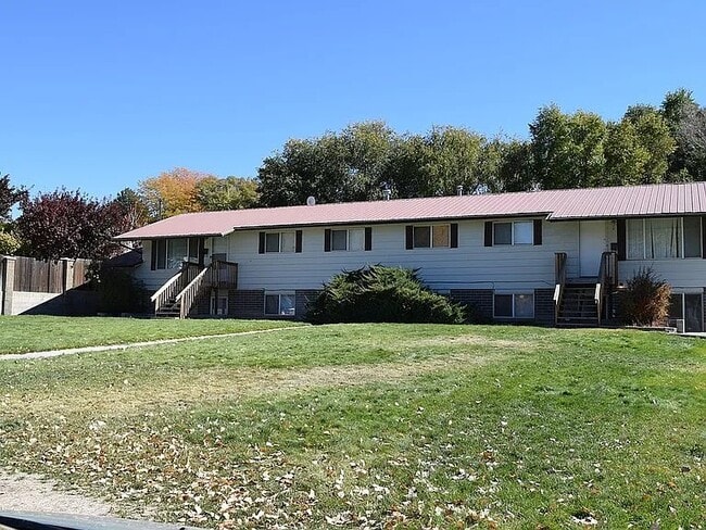 Front - 817 W Sage St Apartments Unit 817 W Sage #2