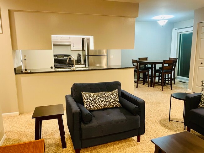 Building Photo - 1734 Valleywood Ct Unit 4