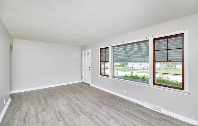 Photo - 6108 Eaton Dr