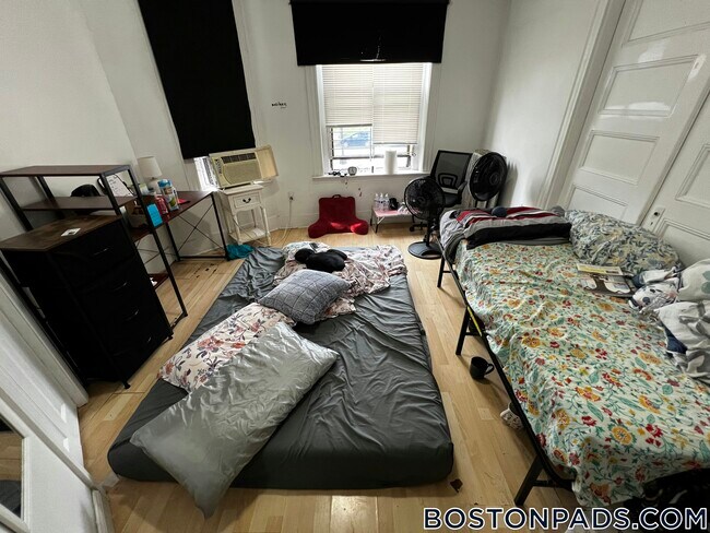 Photo - 2 Centre St Unidad 1