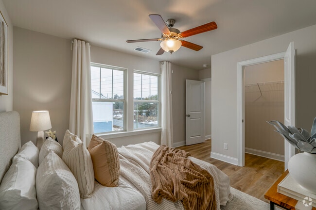 3BR, 2.5BA - 1,703SF - Master Bedroom