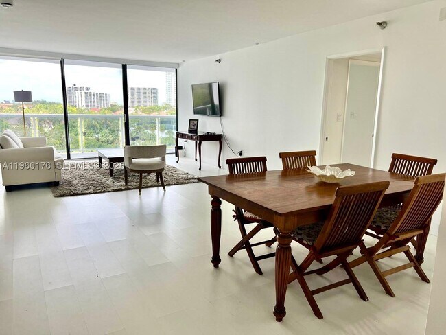 Building Photo - 20515 E Country Club Dr Unit 649