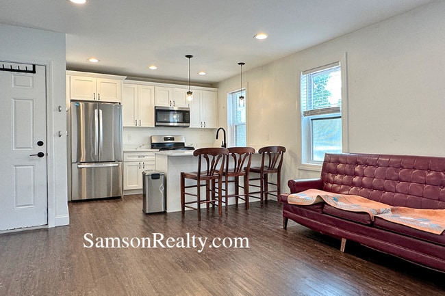 Photo - 15 E Transit St Unit 1