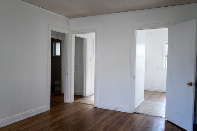 Building Photo - 1720 W Gage Ave Unit 1720 1/2 Rental