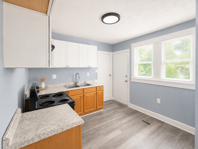 Photo - 429 N 9th St