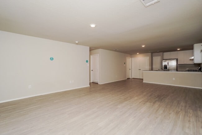 Photo - 6452 Pickaxe Way