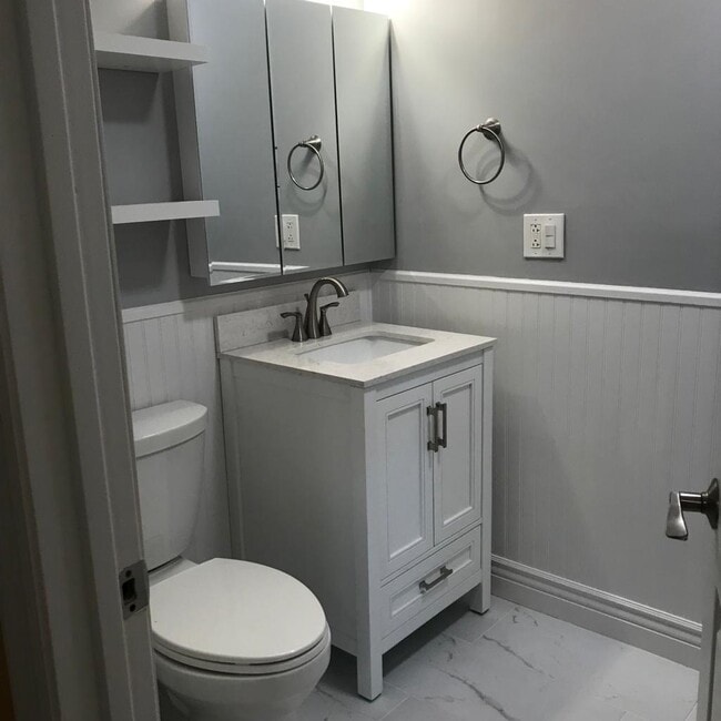 Building Photo - 2430 NW 102nd Ter Unit 1 Rental