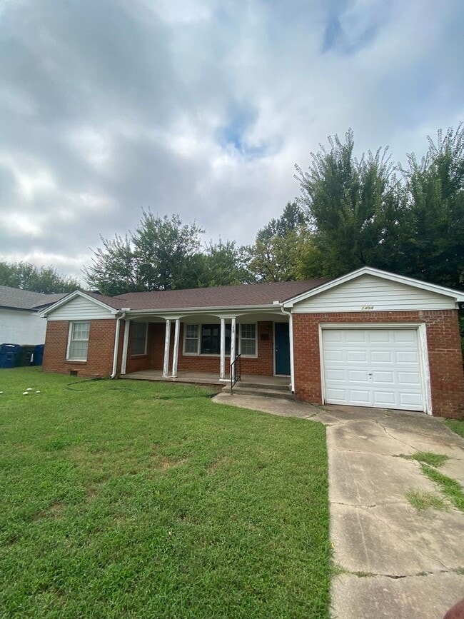 Building Photo - Cute 2 Bed 1 Bath in The Village Rental