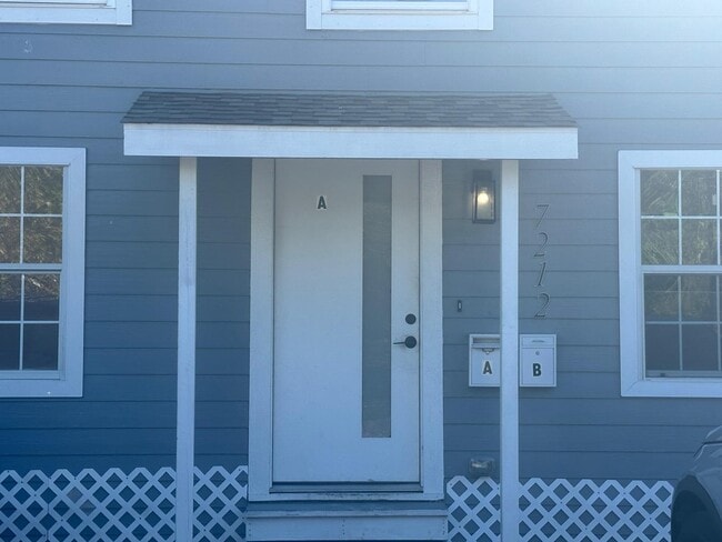 Building Photo - 7212 Corpus Christi St Unit A