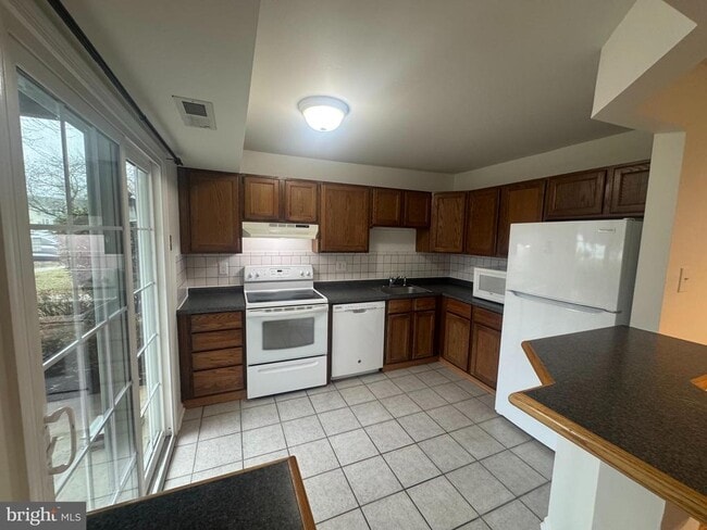 Photo - 408 Beacon Hill Dr