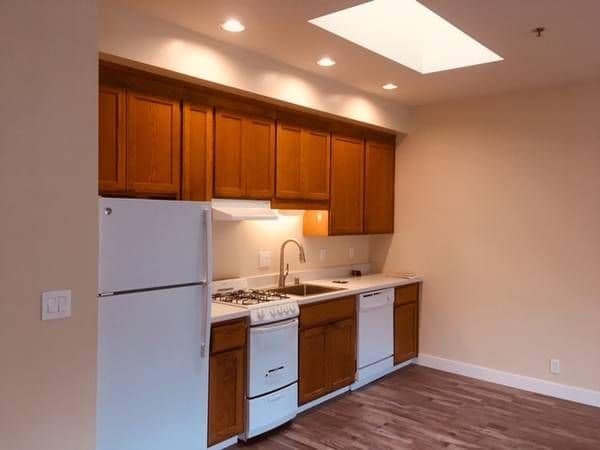 Photo - 1047 El Camino Real Unidad apt 1