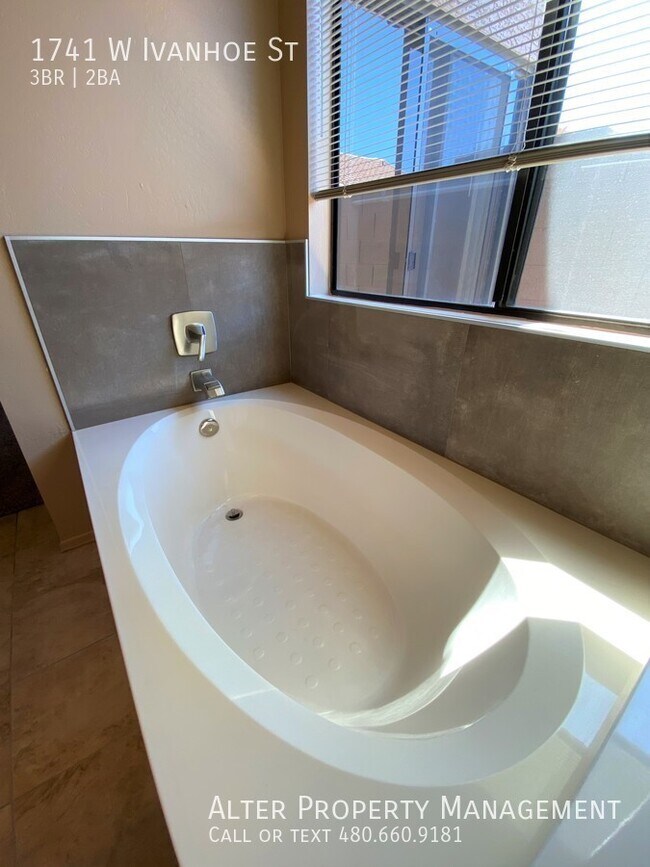 Beautiful renovated Chandler home! Rental For Rent in Chandler, AZ