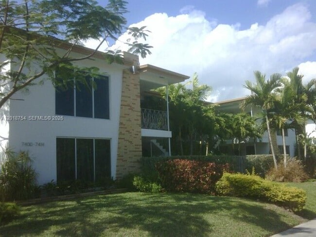 Building Photo - 7414 NE 6th Ct Unit 7414