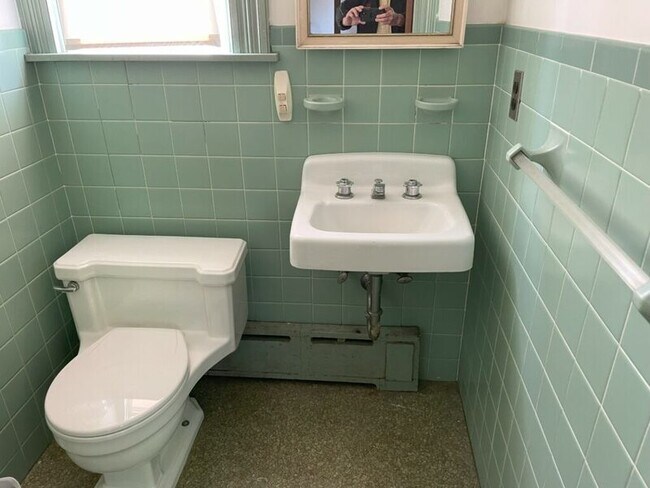 Photo - 19 W Cottage Ave Townhome