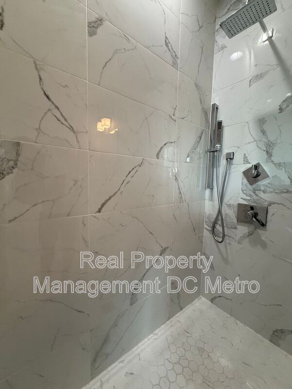 Photo - 804 21st St NE