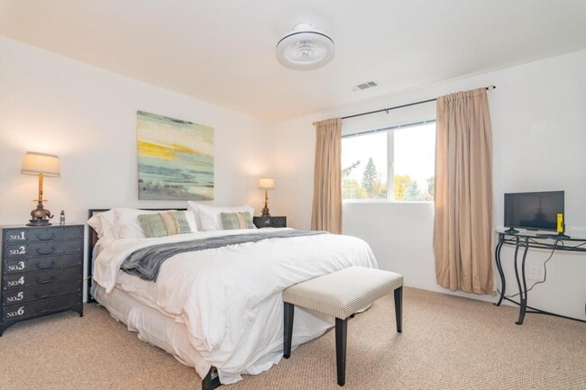 Building Photo - 2030 Brookhurst St