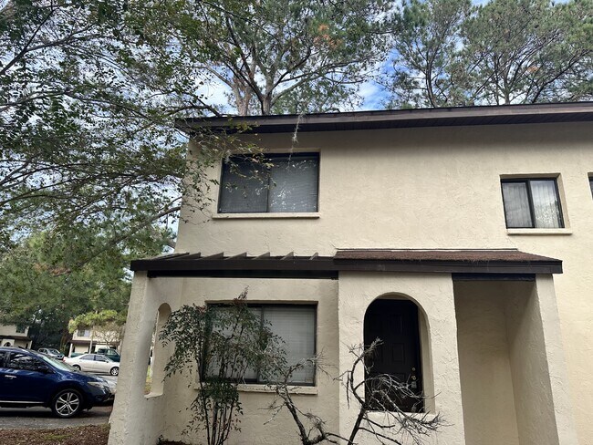 Building Photo - 2735 SW 35th Pl