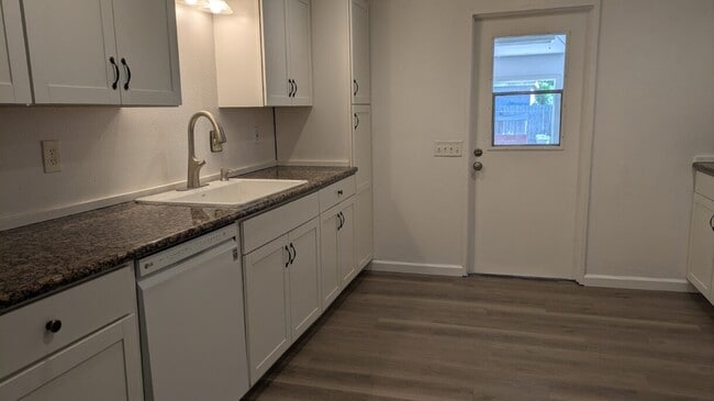Photo - 4665 W Hedges Ave