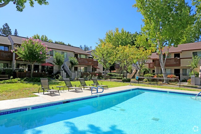 Photo - Ellinwood Apartments