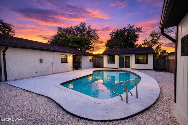 Photo - 929 Derbyshire Rd