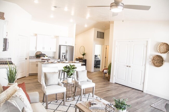 Photo - 939 Ironwood Dr