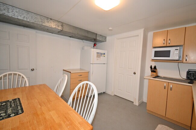 Photo - 236B Nicholson Street South, Prince George, BC, Canada Unit B