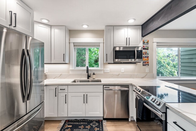 Building Photo - 4980 S Landing Dr Rental