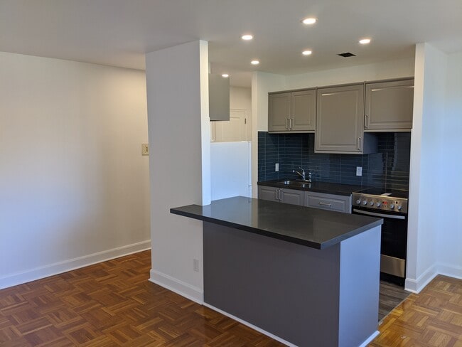 Photo - 10 Elvaston Dr Unit 206