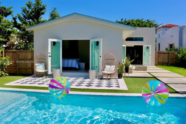 Building Photo - 2975 SW 15th St