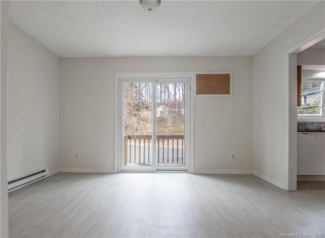 Photo - 22 Maple Ave