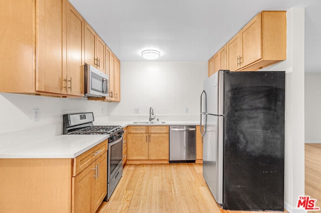 Building Photo - 2637 S Centinela Ave Unit 26