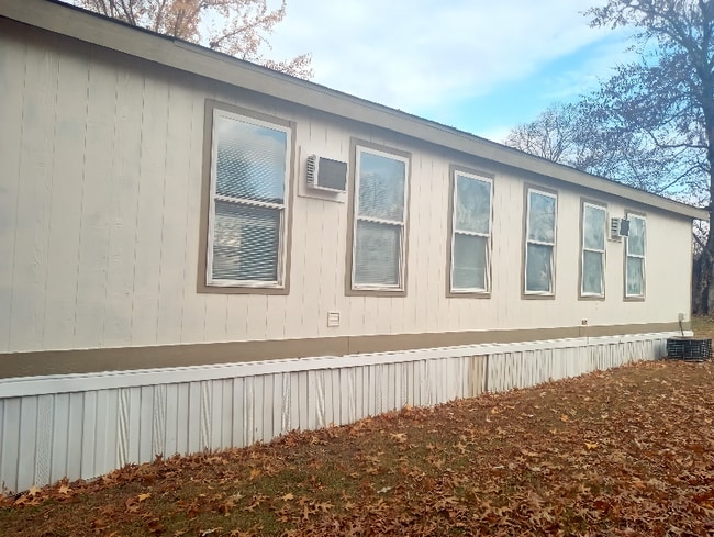 Photo - 777 E Yerby St