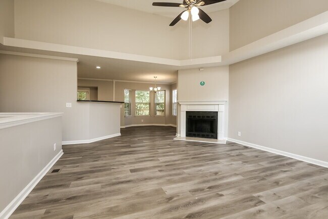 Photo - 5356 Village Way