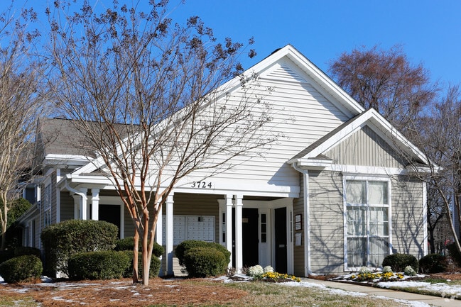 Cheshire Chase Apartments
