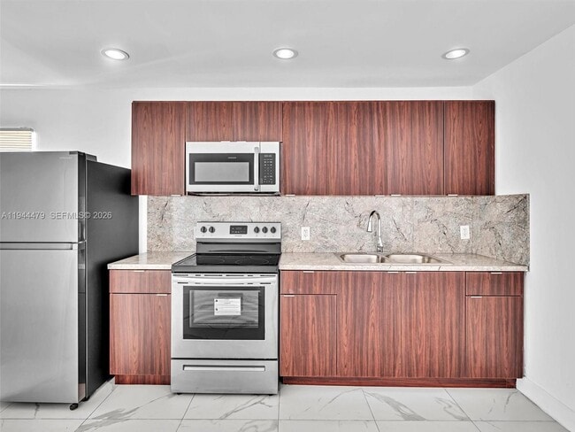 Photo - 5424 Pembroke Rd Unit A