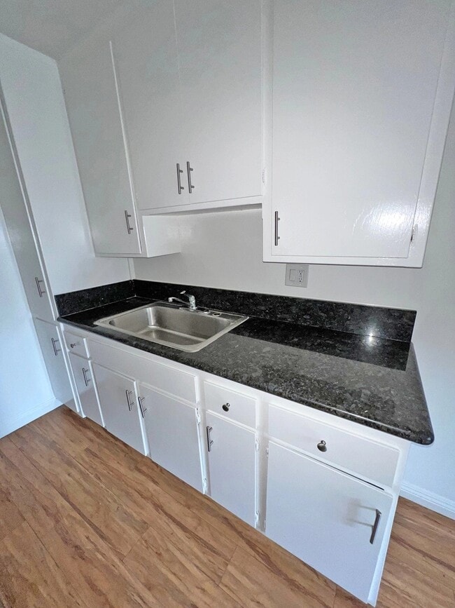 Photo - 4524 S Slauson Ave Unidad 2