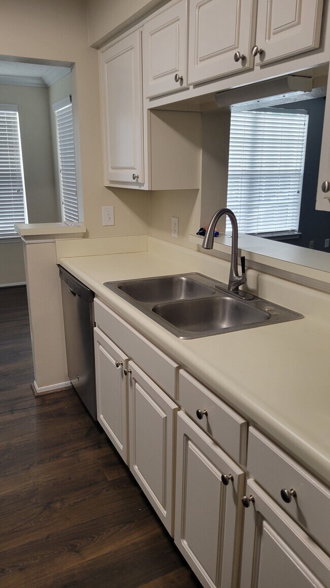 Photo - 12300 Apache Ave Unidad 206