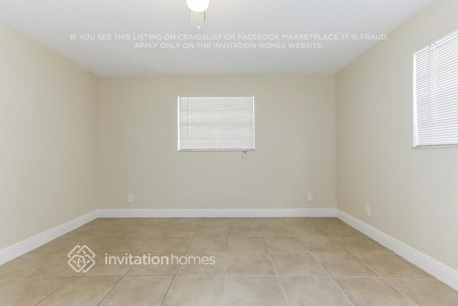 Photo - 7441 Douglas St