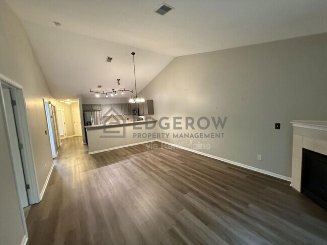 Photo - 4254 Peak Ln NE