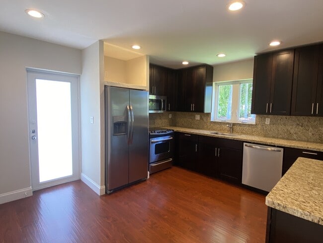 Photo - 300 NE 17th Ave