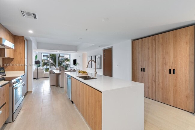 Photo - 10281 W Bay Harbor Dr Unidad 601 PH