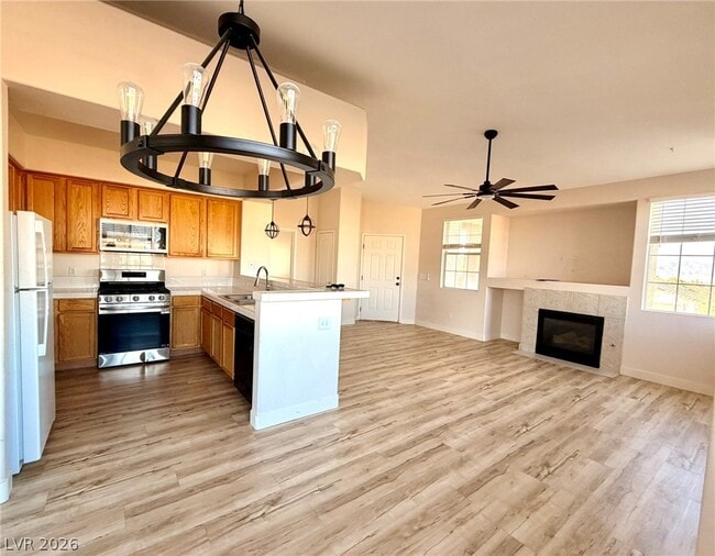 Building Photo - 9901 Trailwood Dr Unit 2004