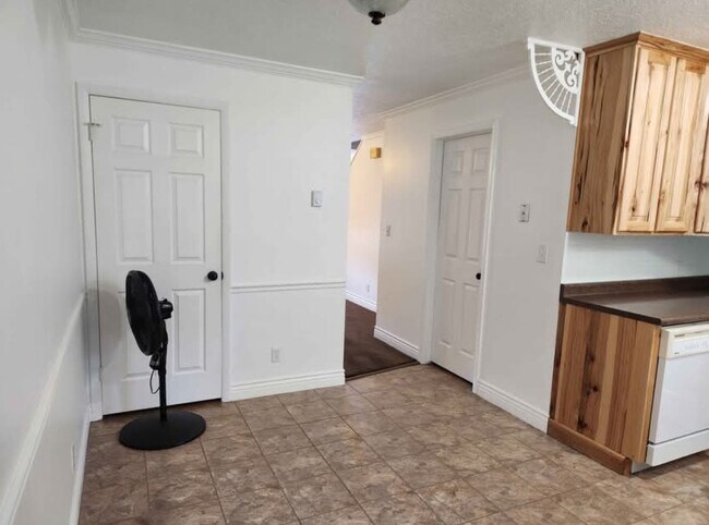 Photo - 162 Larsen Dr