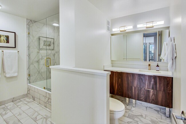 Photo - 200 E Delaware Pl Unit 200 E Delaware Pl