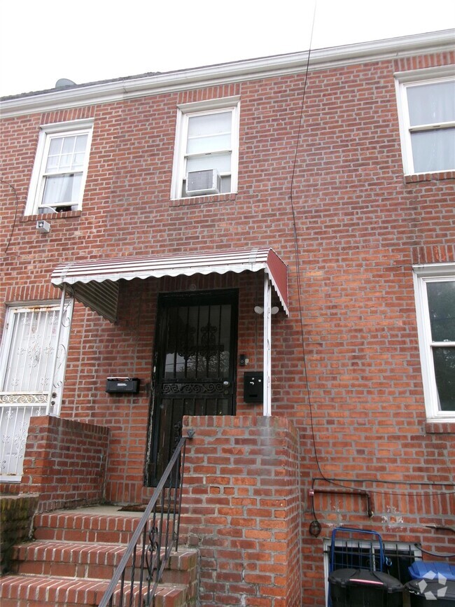 Building Photo - 69-14 Fresh Meadow Ln Unit 1 Rental