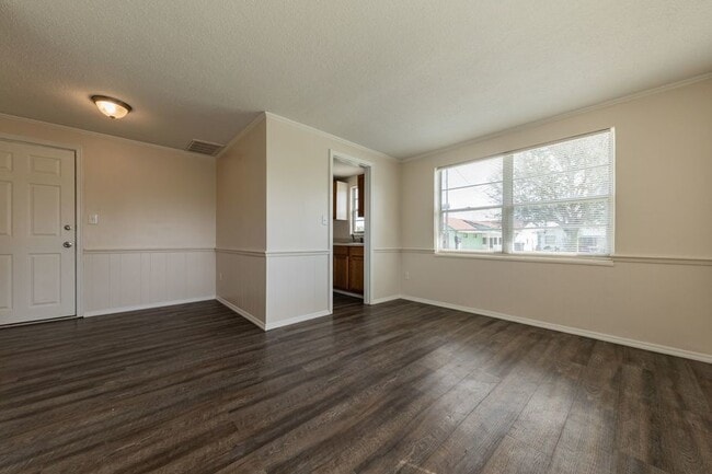 Photo - 907 Lake Jessie Dr Unit A