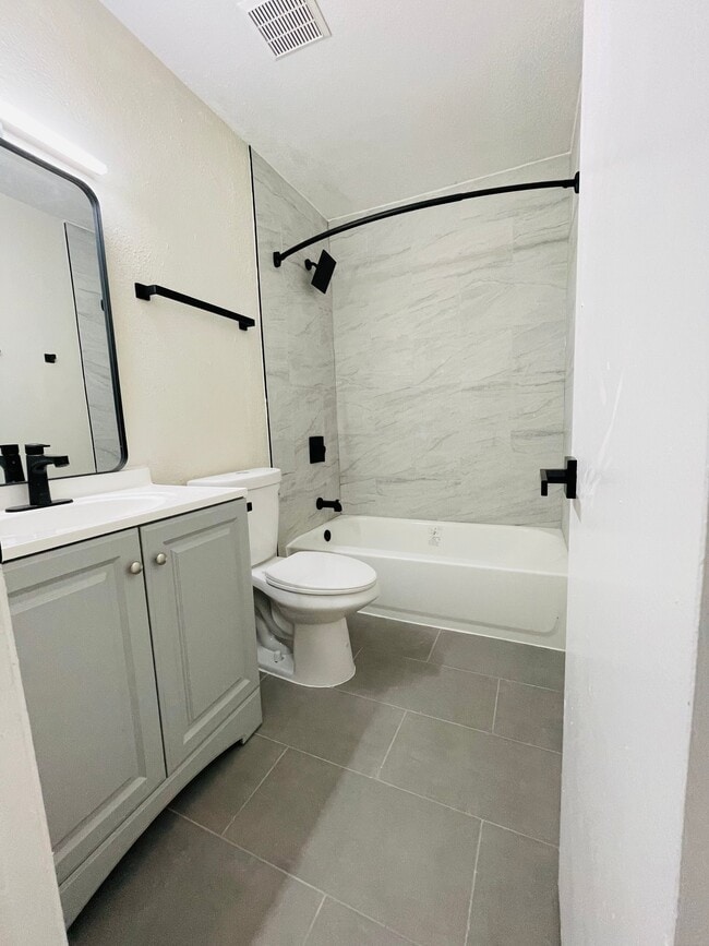 Building Photo - 13214 Bunn Cir