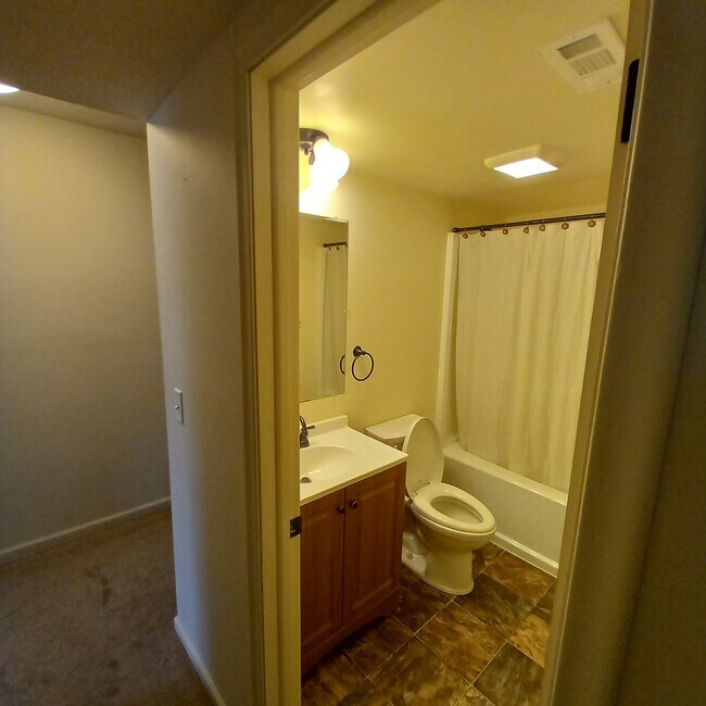 Photo - 228 W Hill St Unit #4