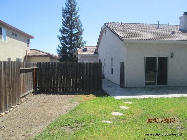 Photo - Rocklin Single Story Great Room 3 Bedroom 3 Car Large Yard Gardner