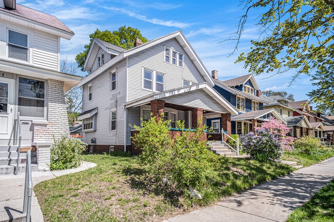 Photo - 1321 Bemis St SE